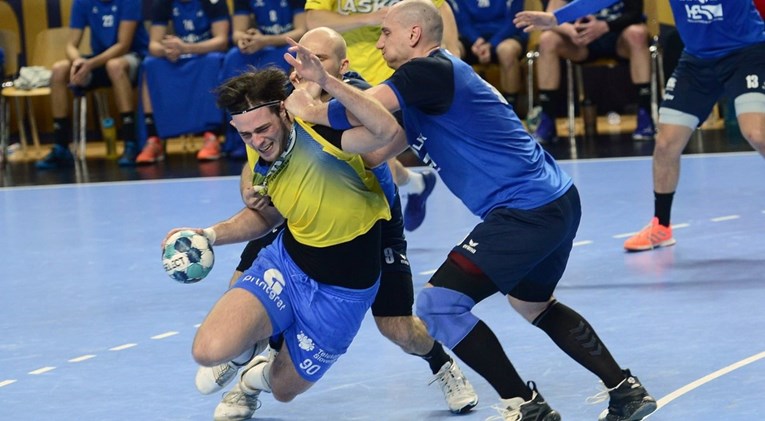 Otac mu je bio član zlatne ekipe iz Atlante, a on je sinoć zabio pet golova Barci