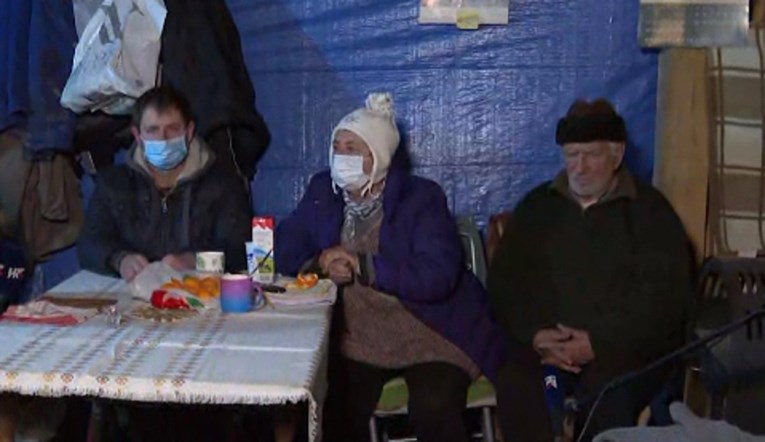Obitelj u Majskim Poljanama 14 dana živi u štaglju: "Bojim se ići u kuću"