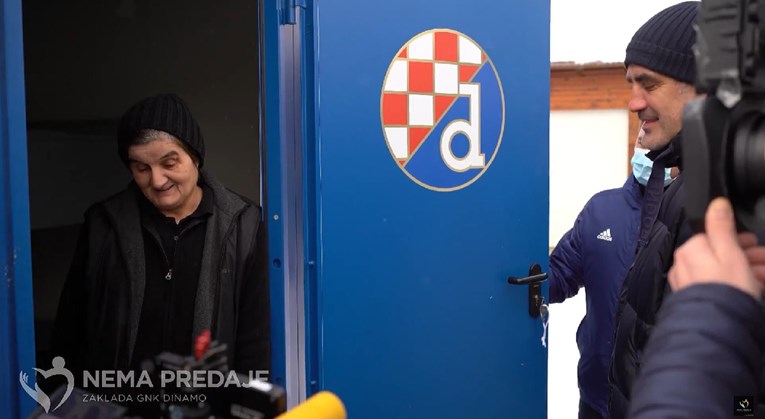 Dinamo dovezao deset kontejnera u selo Pecki. Donirao je čak i Manchester United