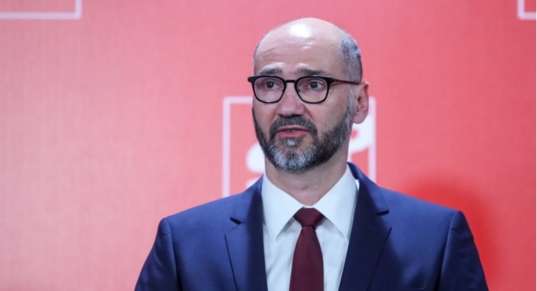 VIDEO Klisović kroz suze: Pozivam svoje glasače da glasaju za Tomaševića