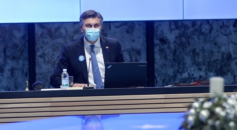 Sjednica vlade počela minutom šutnje za izgubljene mlade živote u Posušju