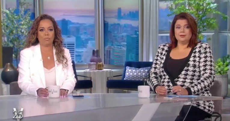 VIDEO Voditeljicama usred emisije rečeno da moraju napustiti studio, zna se razlog