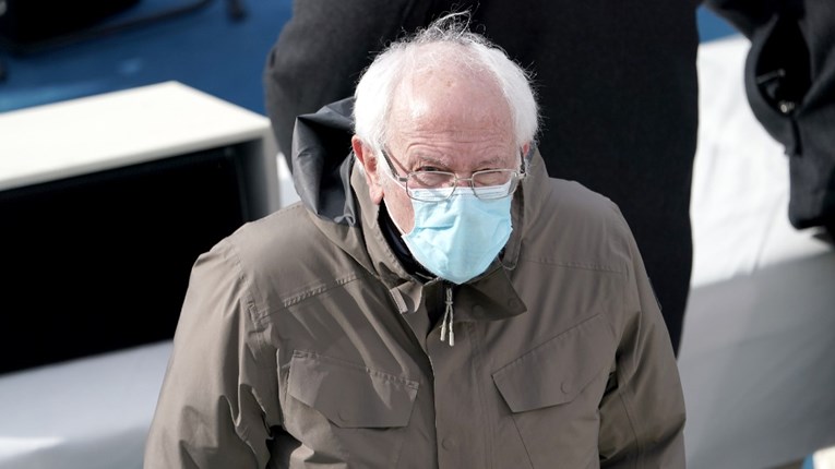 Potez Bernieja Sandersa nakon što je postao mem oduševio ljude: "Moraš ga voljeti"
