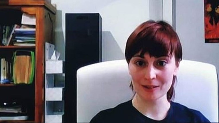 Javila se uživo u program televizije, gledatelji odmah uočili 18+ detalj u pozadini