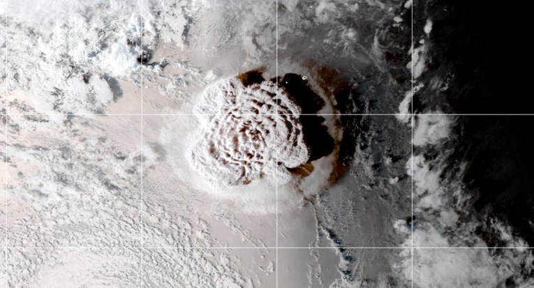 Australske vlasti: Nemamo podatke o većem broju žrtava nakon erupcije na Tongi