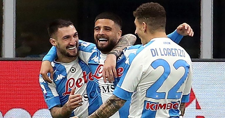 Napoli srušio Milan na San Siru, Rebić dobio crveni karton