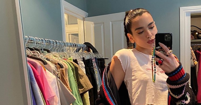Dua Lipa isklesanim trbuhom zapalila Instagram