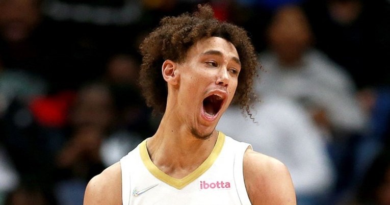 NBA košarkaš optužen po 12 točaka. Kontroverzna snimka uhićenja obišla je svijet