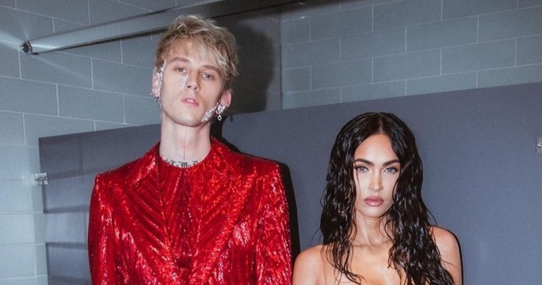 Internetom se širi snimka na kojoj dečko Megan Fox udara obožavatelja na koncertu