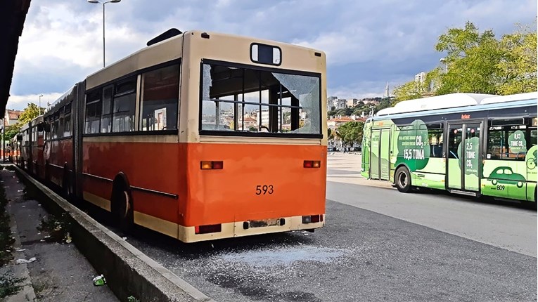 Autotrolej o razbijenim autobusima u Rijeci: Slike su stare, to nije realno stanje