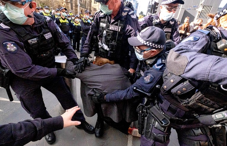 Izbili žestoki prosvjedi protiv novog lockdowna u Australiji