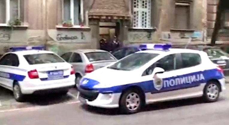 Iz stana u Beogradu se širio nesnosan smrad, unutra nađena tijela majke i sina