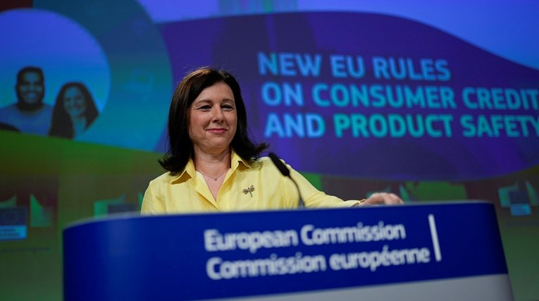 Europska komisija traži od Poljske da poštuje odluke Suda EU, prijeti sankcijama