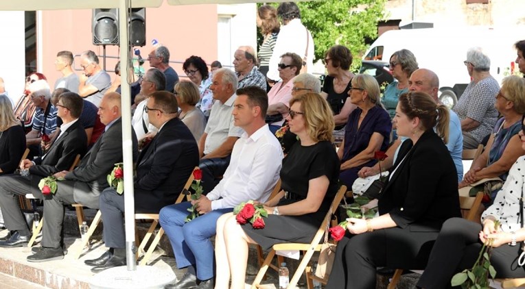 Antifašisti i Srpsko narodno vijeće odali počast žrtvama ustaškog zločina u Glini