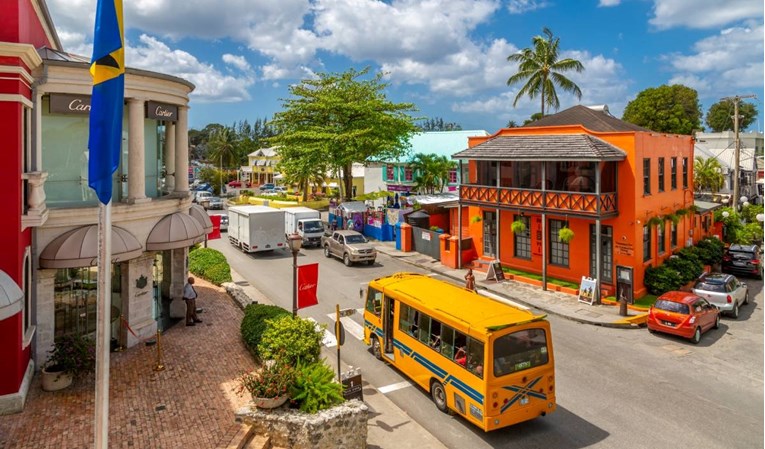 Barbados postaje republika, britansku kraljicu zamjenjuje guvernerka
