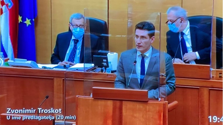 Sabor o ukidanju članarina parazitskoj HGK. HDZ-ovac Pavić: Pazite, plakat ćete