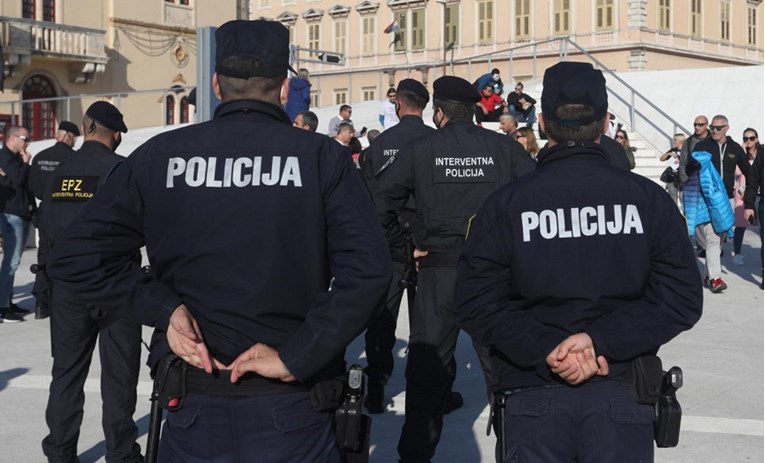 Od ponoći nove mjere na granicama. Kazne za kućne tulume, krivo nošenje maske...