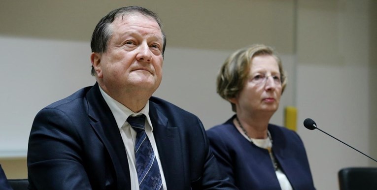 Liječnica o cijepljenju Borasa i majke Markotić: Ljudi danonoćno zovu i traže cjepivo