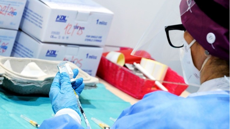 Slovenija ubrzava cijepljenje, epidemiolozi upozoravaju na jesenski val