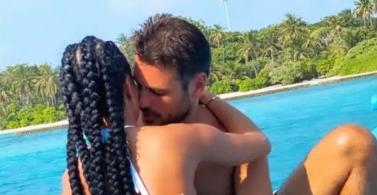 Hauser se ne odvaja od misteriozne crnke i fotkama s Maldiva podgrijava maštu fanova