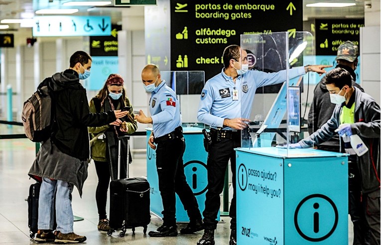 Portugal pušta turiste, ali uvodi kazne za aviokompanije koje ukrcaju ljude bez testa