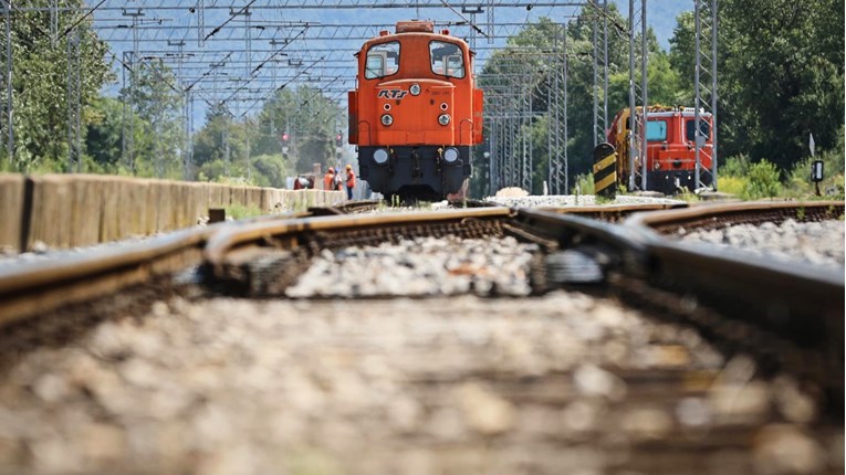 Kreće modernizacija 95 pružnih prijelaza, objavili iz Ministarstva