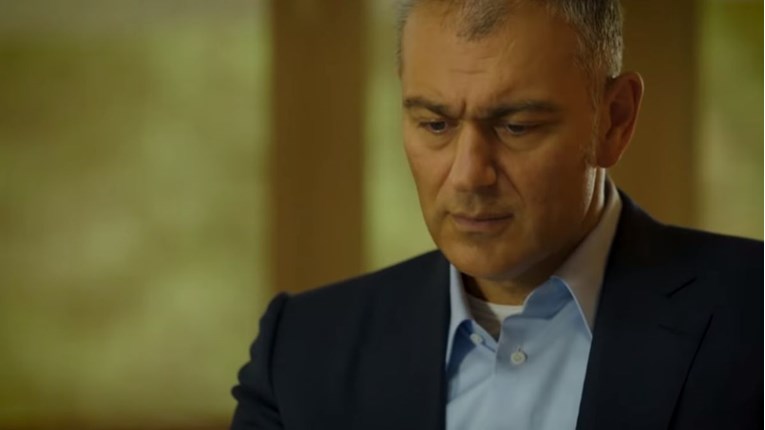 Emil Tedeschi pojavio se u filmu: Na sastanku u rokovniku skrivao jedan CD