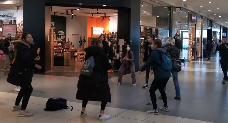 Hrvati objavljuju snimke na kojima rade čučnjeve, bune se protiv zatvaranja teretana
