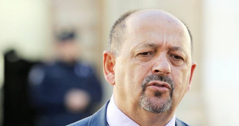 Profesor ekonomije želi zabranama natjerati goste u restorane. To je tragično glupo