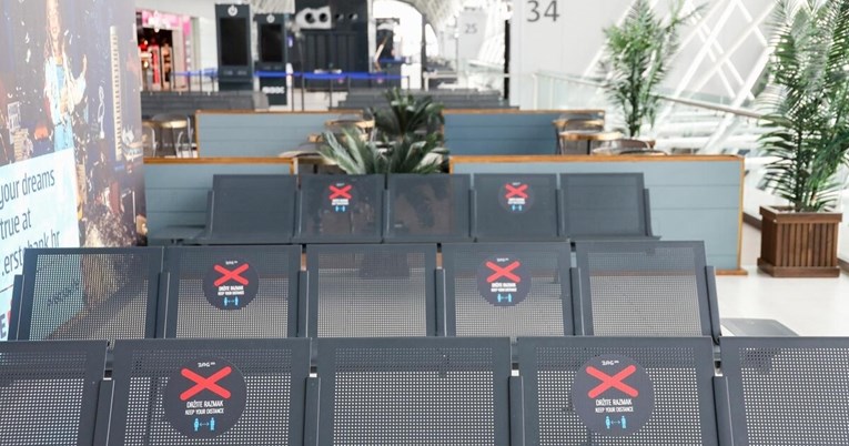 Rukometaše u Zagrebu dočekala pustoš. Tek nekoliko ljudi i dva transparenta