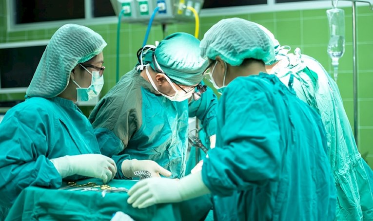 Desetljeće je proveo iskrivljen kao kifla, a danas uspravno korača kroz život