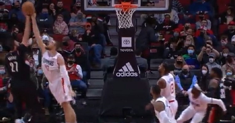 Nurkić je bio sjajan, ali pogledajte što mu je radio Zubac