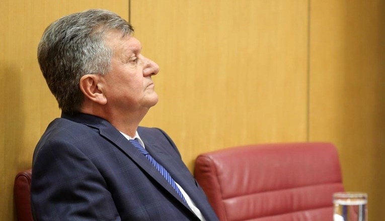 Smijenjeni Kujundžić zatražio aktiviranje zastupničkog mandata, vraća se u sabor