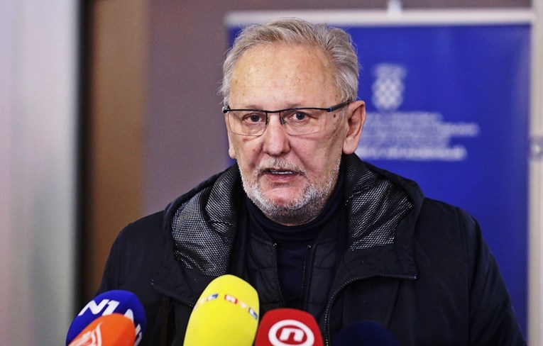 Policajci Božinoviću: Istražuju nas jer smo otkrili da načelnik s kutijom ide iz BiH