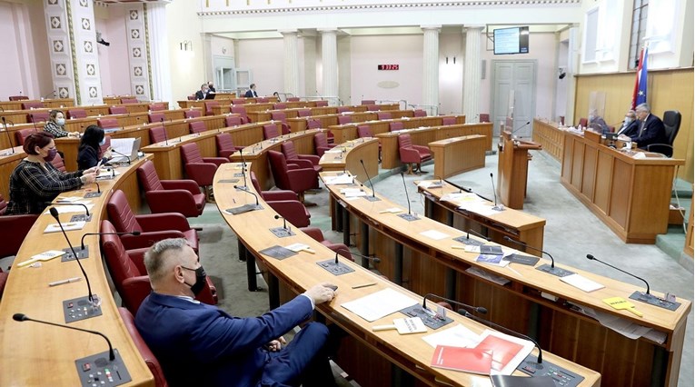 Sabor po hitnom postupku raspravlja o kaznama za nepoštivanje covid-potvrda