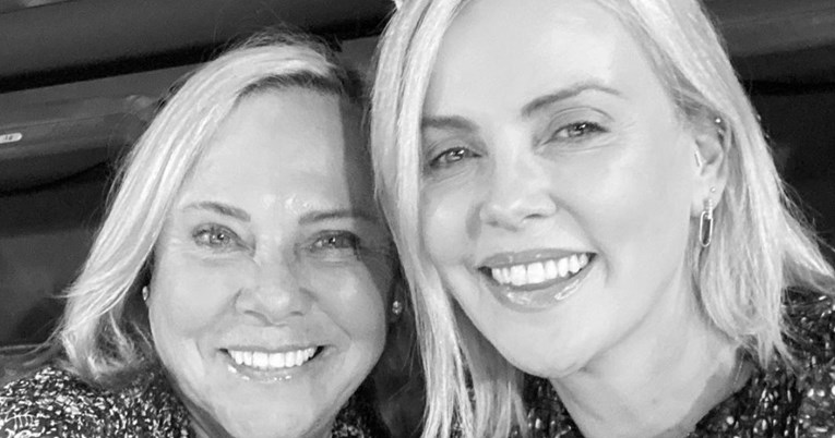 Charlize Theron objavila fotke s majčinog rođendana i istaknula koliko joj ona znači
