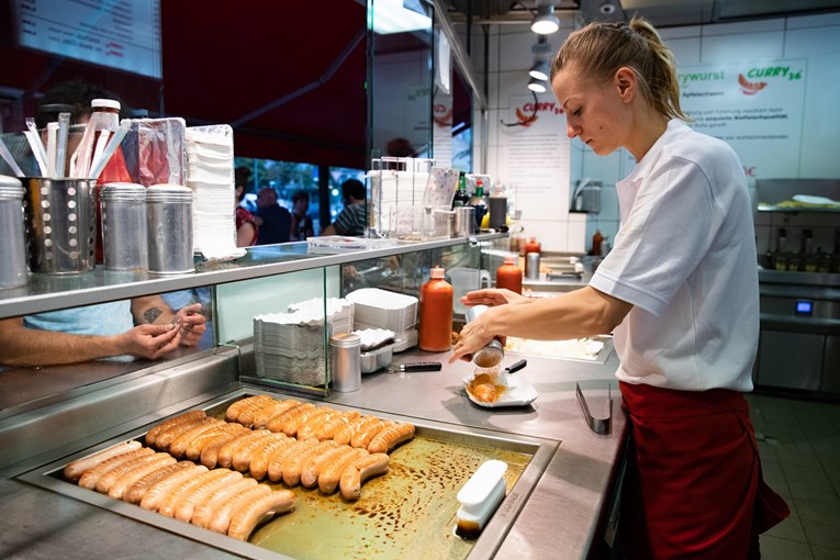 Zbog minimalca od 15 dolara mali restorani u New Yorku masovno propadaju