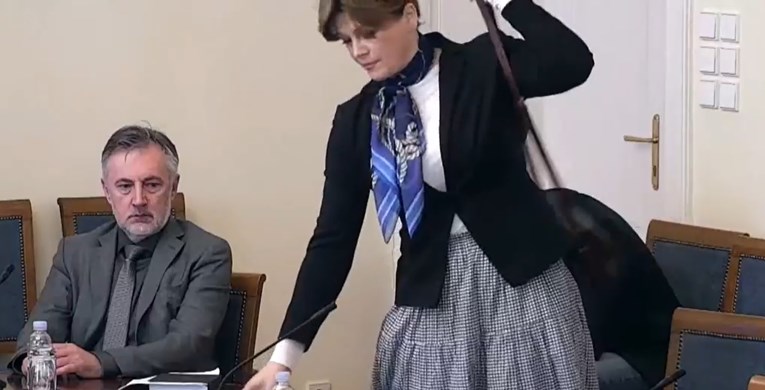 VIDEO Krišto napala novu ministricu da veliča Ratka Mladića pa napustila sjednicu