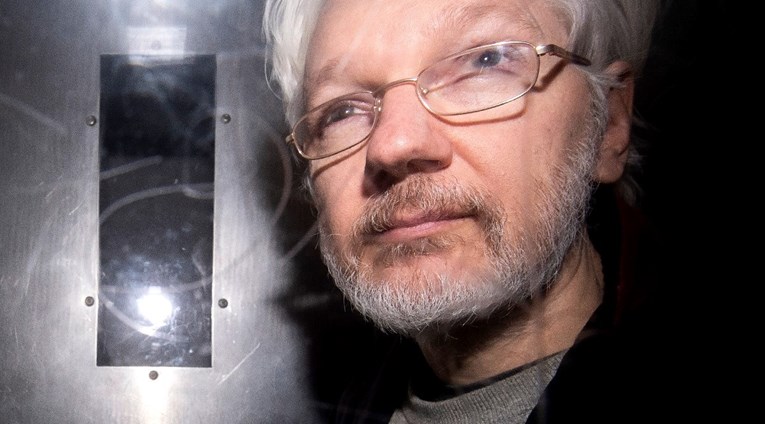 Assange tvrdi da čuje glasove u zatvoru: "Ti si prašina, mrtav si, doći ćemo po tebe"