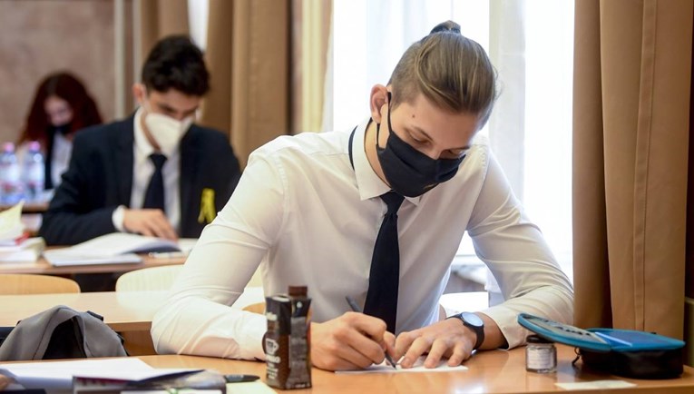 U Washingtonu opet obaveza nošenja maski u zatvorenim prostorima