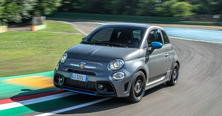 Poslastica iz Abartha je Fiat 500 s motorom Formule