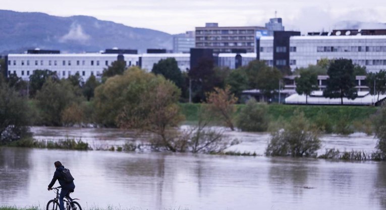 FOTO Sava u Zagrebu se izlila iz korita