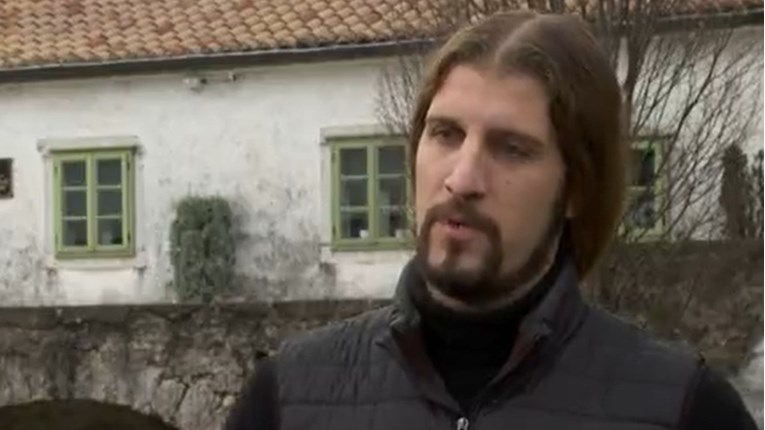 Mladi političar tvrdi da su mu otrovali psa i prijetili smrću: "Znam kome smetam..."