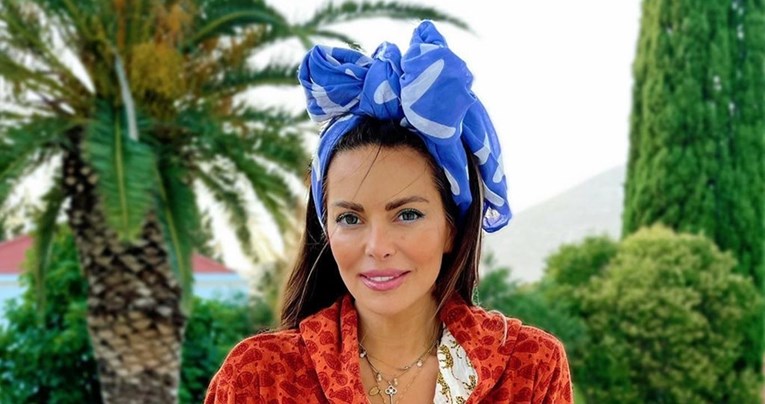 Nikolina Pišek pozirala na Korčuli pa poručila: Mozak navodno nemam...