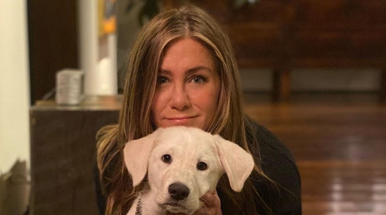 Jennifer Aniston napokon dala naslutiti značenje neobične tetovaže na ruci