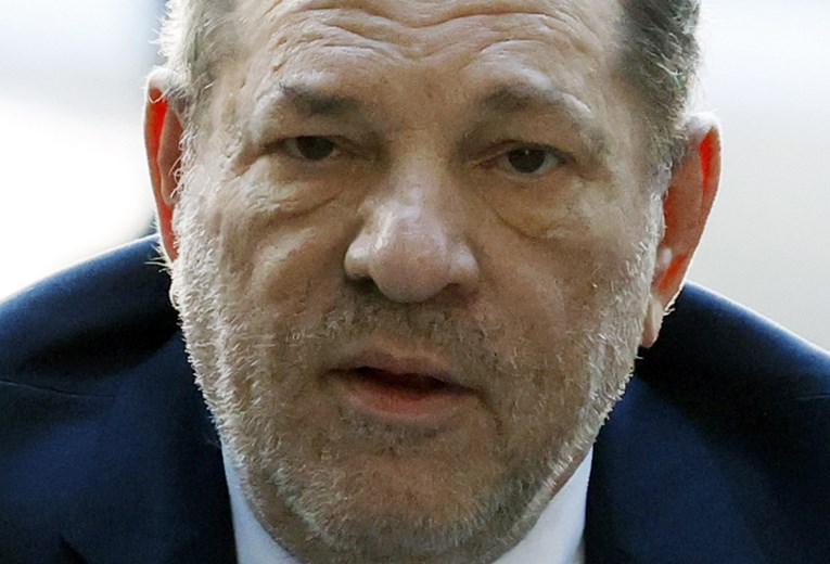 Silovatelj Weinstein osuđen na 23 godine zatvora