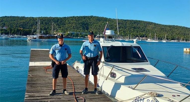 Policajci u Dalmaciji kaznili lika s 1000 kuna, on tražio da ih se nagradi