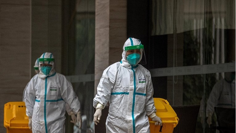 Njemački imunolog: Omikron možda potječe od pacijenata s HIV-om