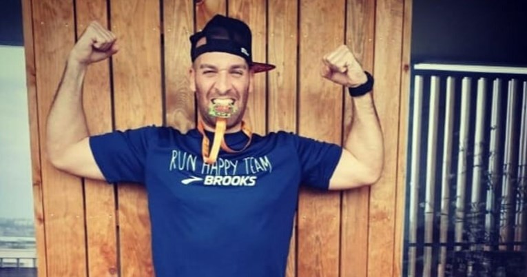 Istrčao maraton na balkonu u samoizolaciji