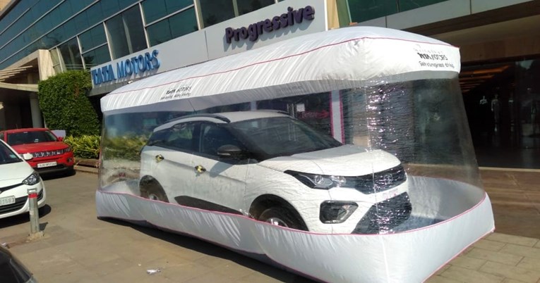 Zbog korone isporučuju automobile u balonu